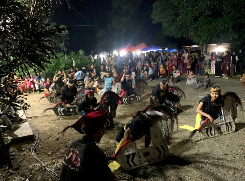 Melihat Persembahan KUDA KEPANG DI KAMPUNG NENEK